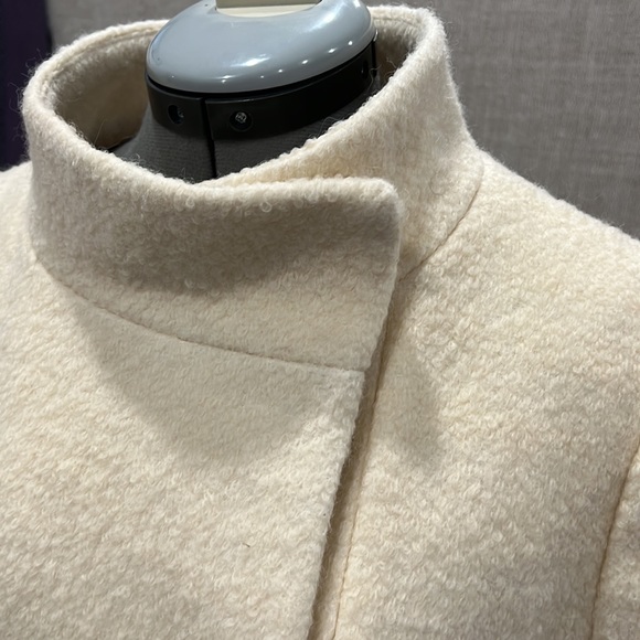 Cream boucle coat - Picture 2 of 12